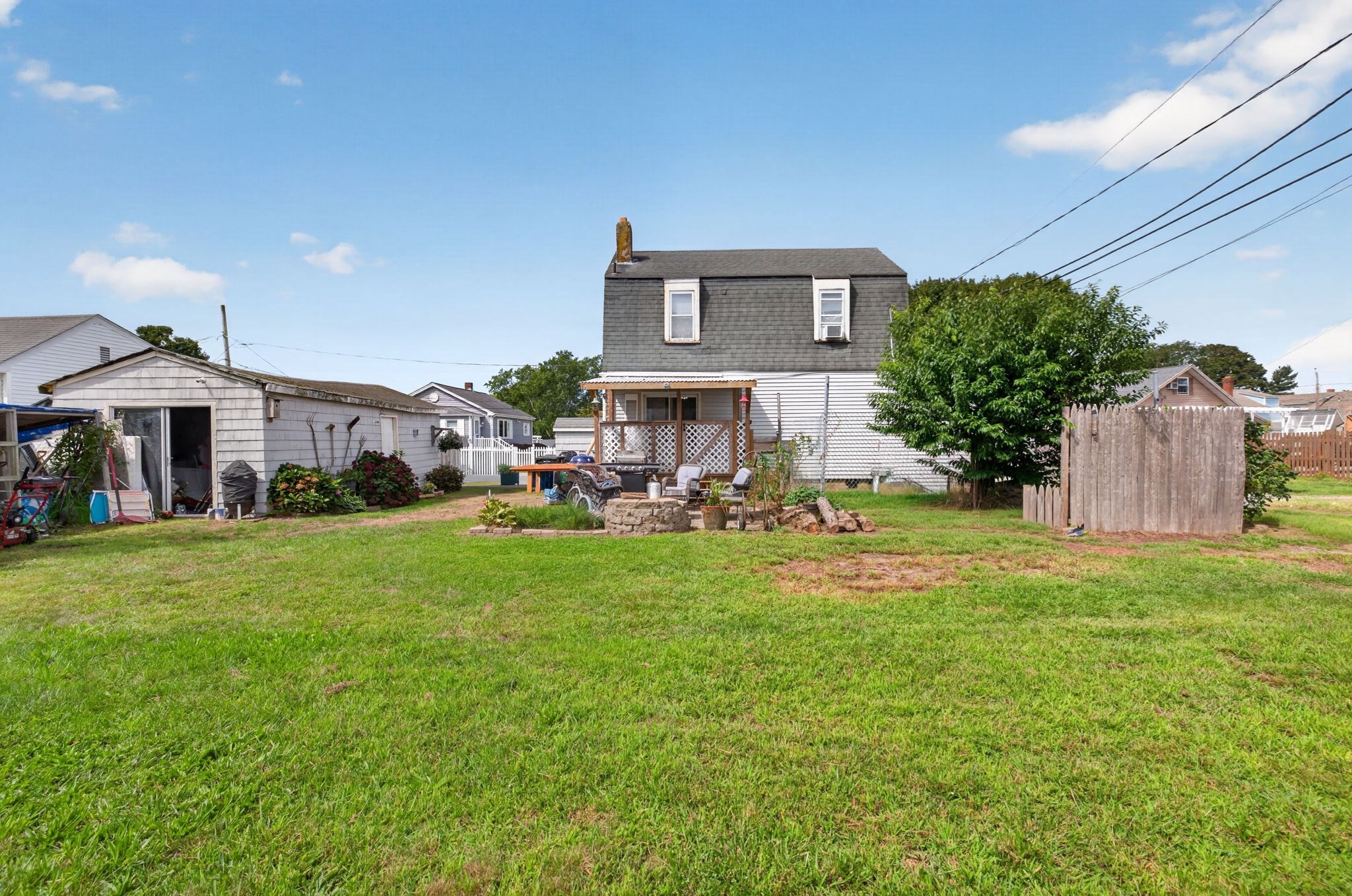 32 Gardner Ave Property Photo 5
