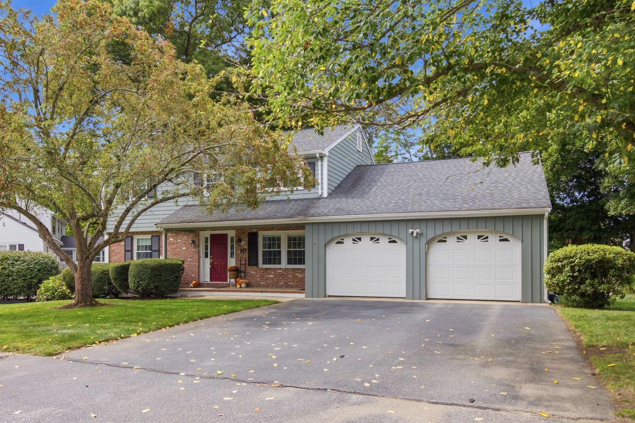 10 Red Gate Ln Property Photo 1