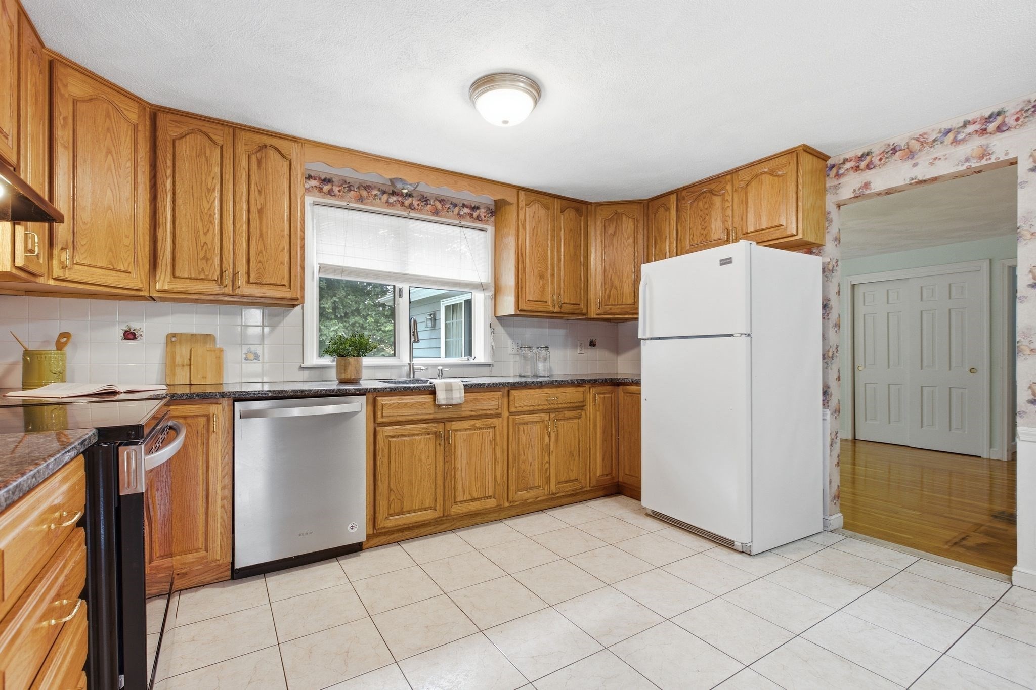10 Red Gate Ln Property Photo 14