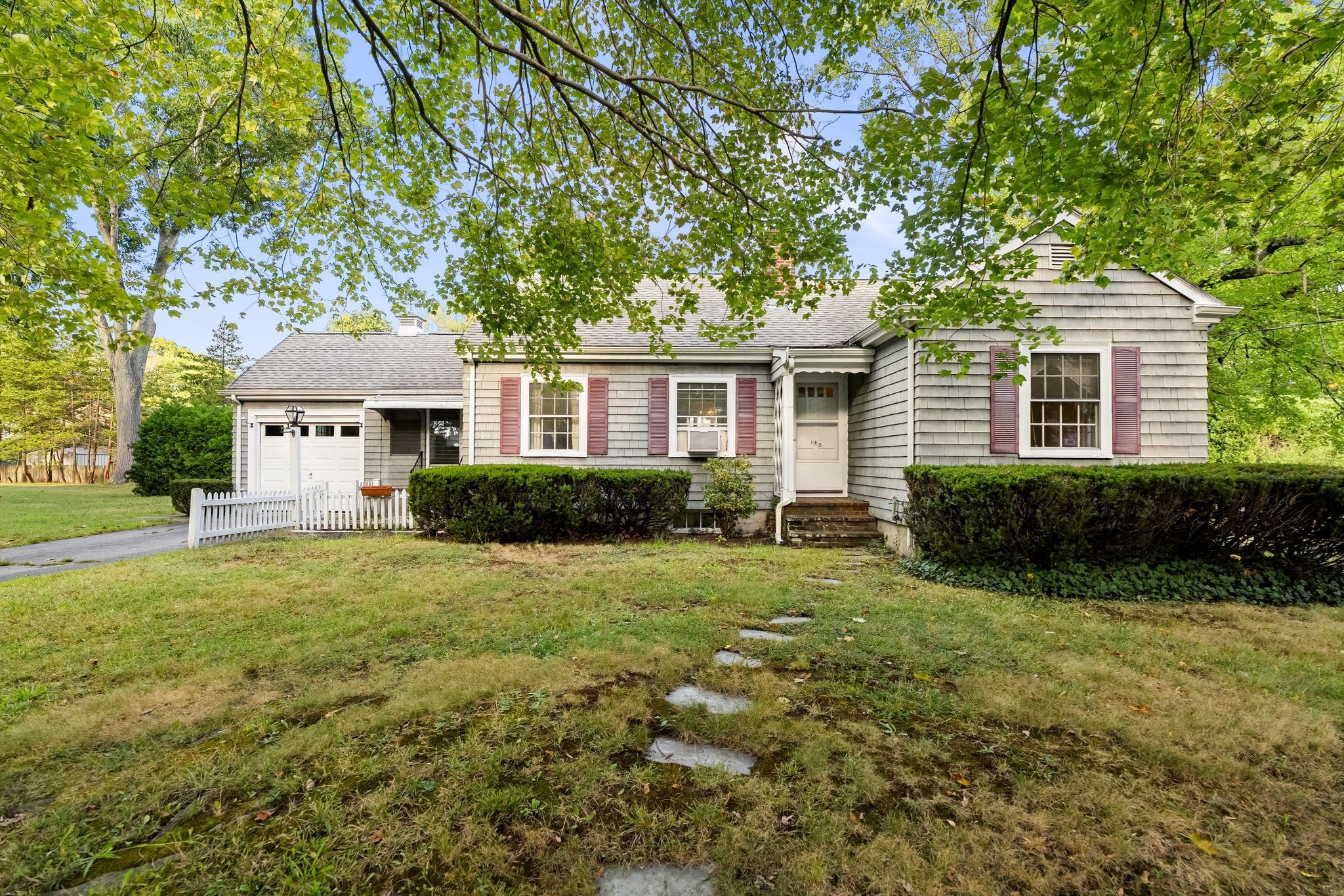 140 Wilson St Property Photo 1