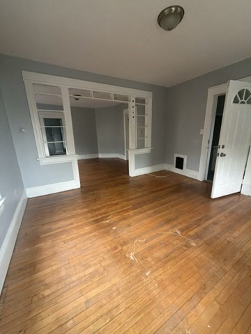 335 Oakland St Property Photo 2