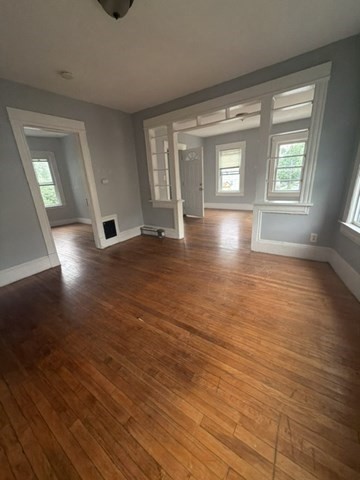 335 Oakland St Property Photo 3