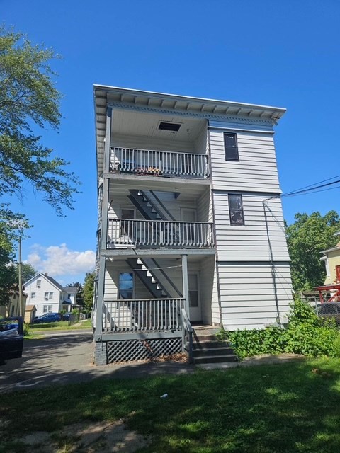 335 Oakland St Property Photo 10