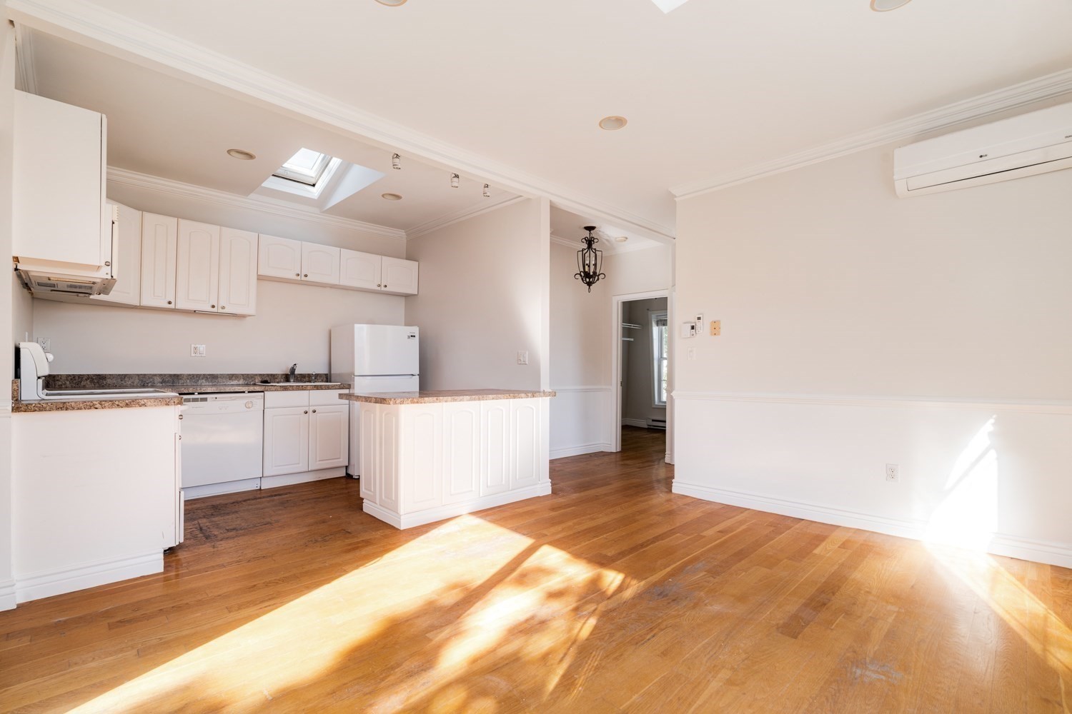 47 Moseley St # 3 Property Photo 5