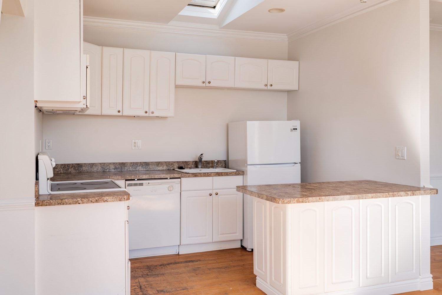 47 Moseley St # 3 Property Photo 6