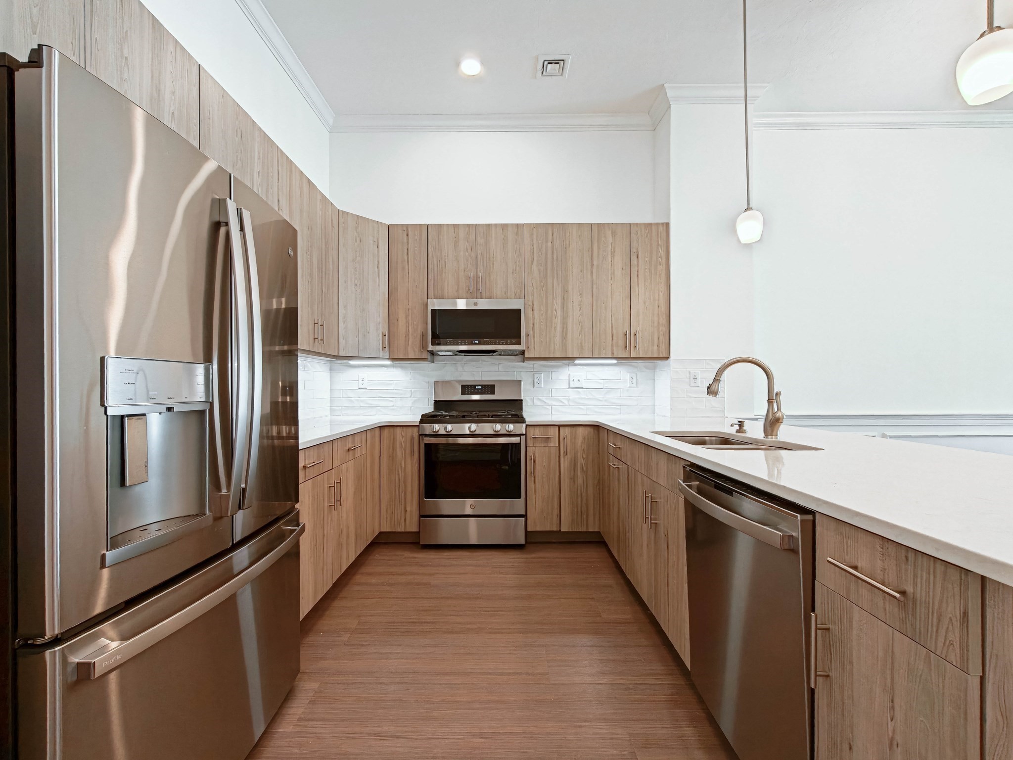320 Middlesex Ave # F406 Property Photo 6