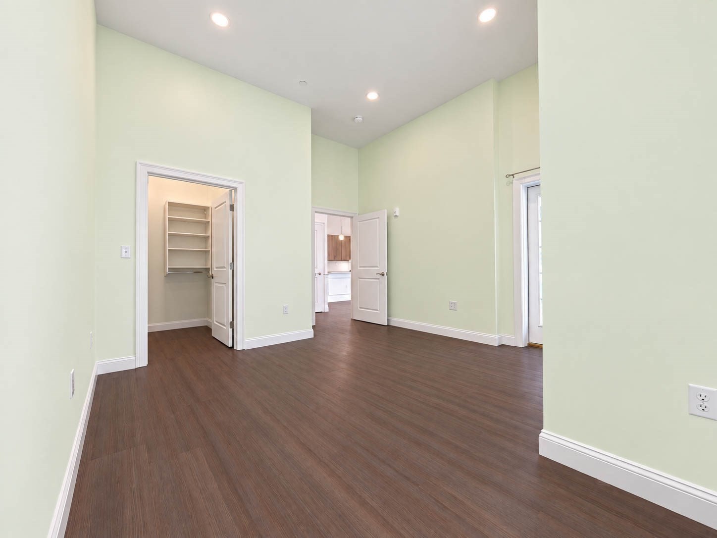 320 Middlesex Ave # F406 Property Photo 12