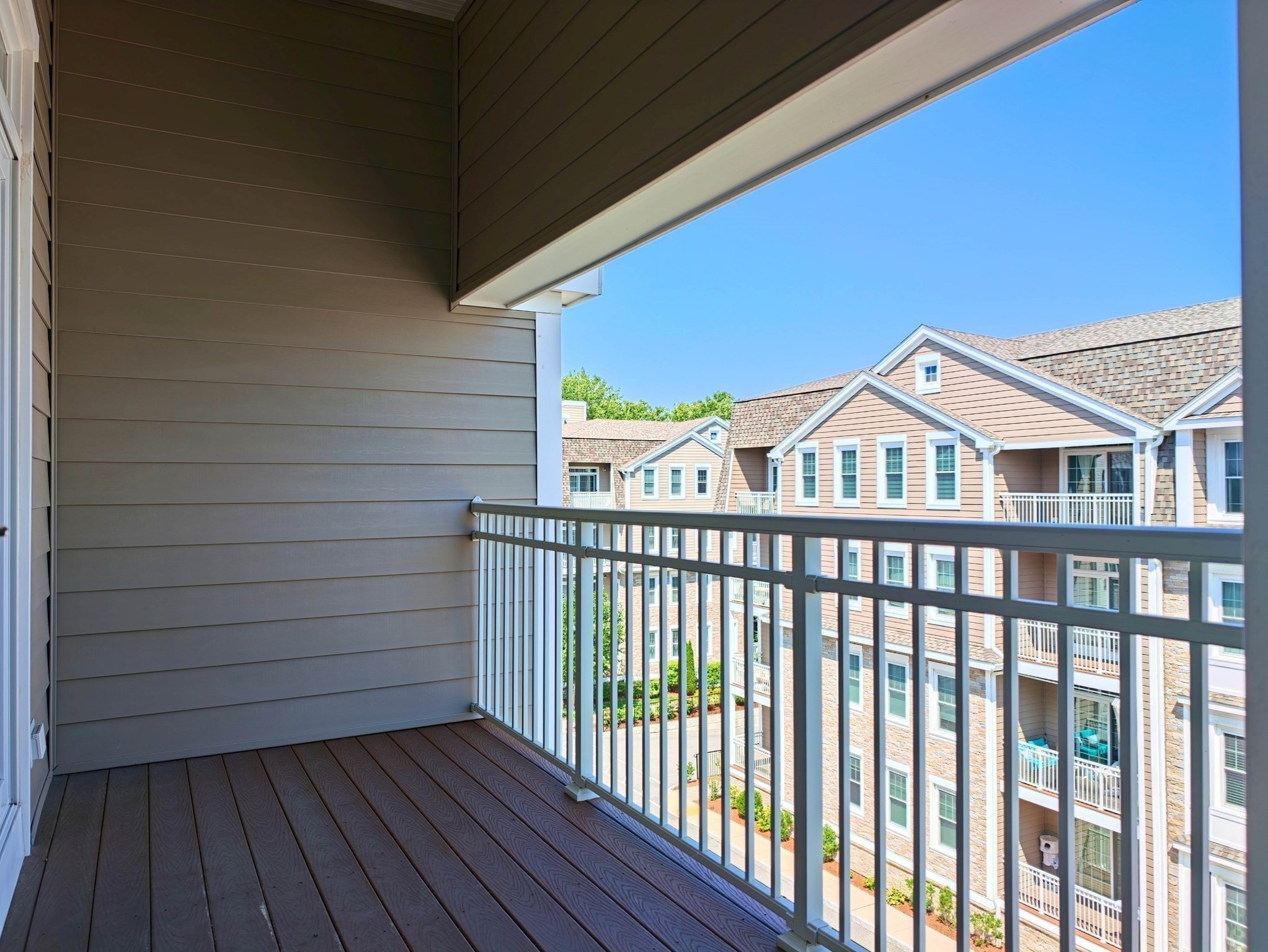 320 Middlesex Ave # F406 Property Photo 16