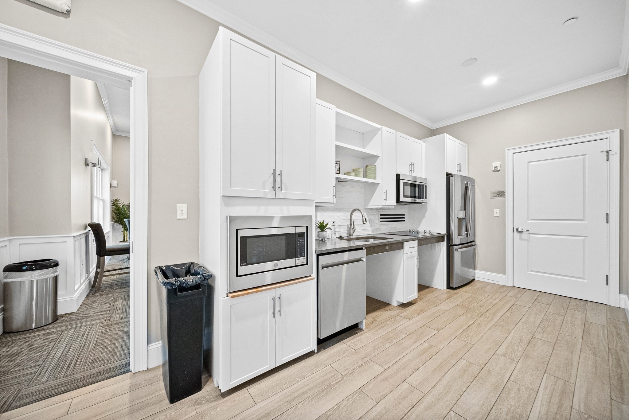 320 Middlesex Ave # F406 Property Photo 22