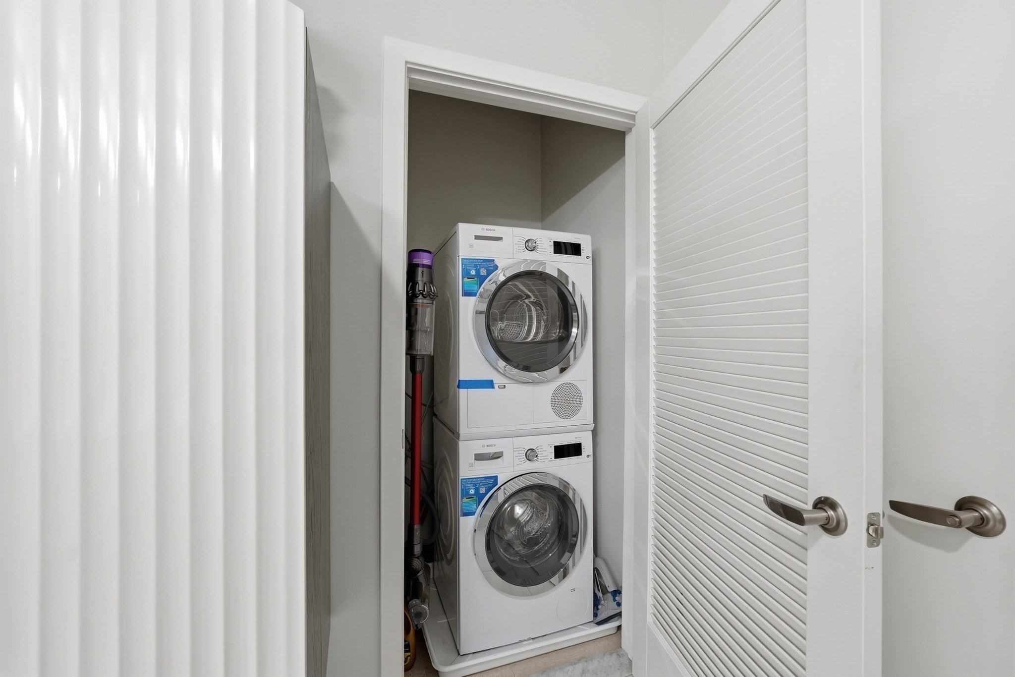 68 Los Angeles St Property Photo 23