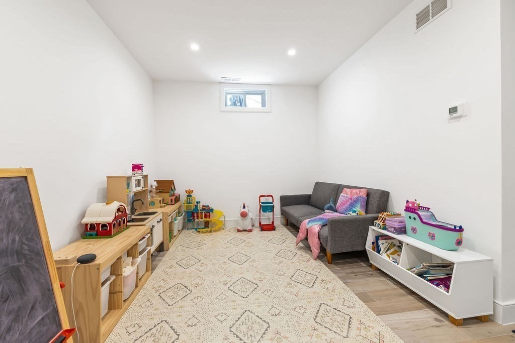 167 Chapel St # 167 Property Photo 24