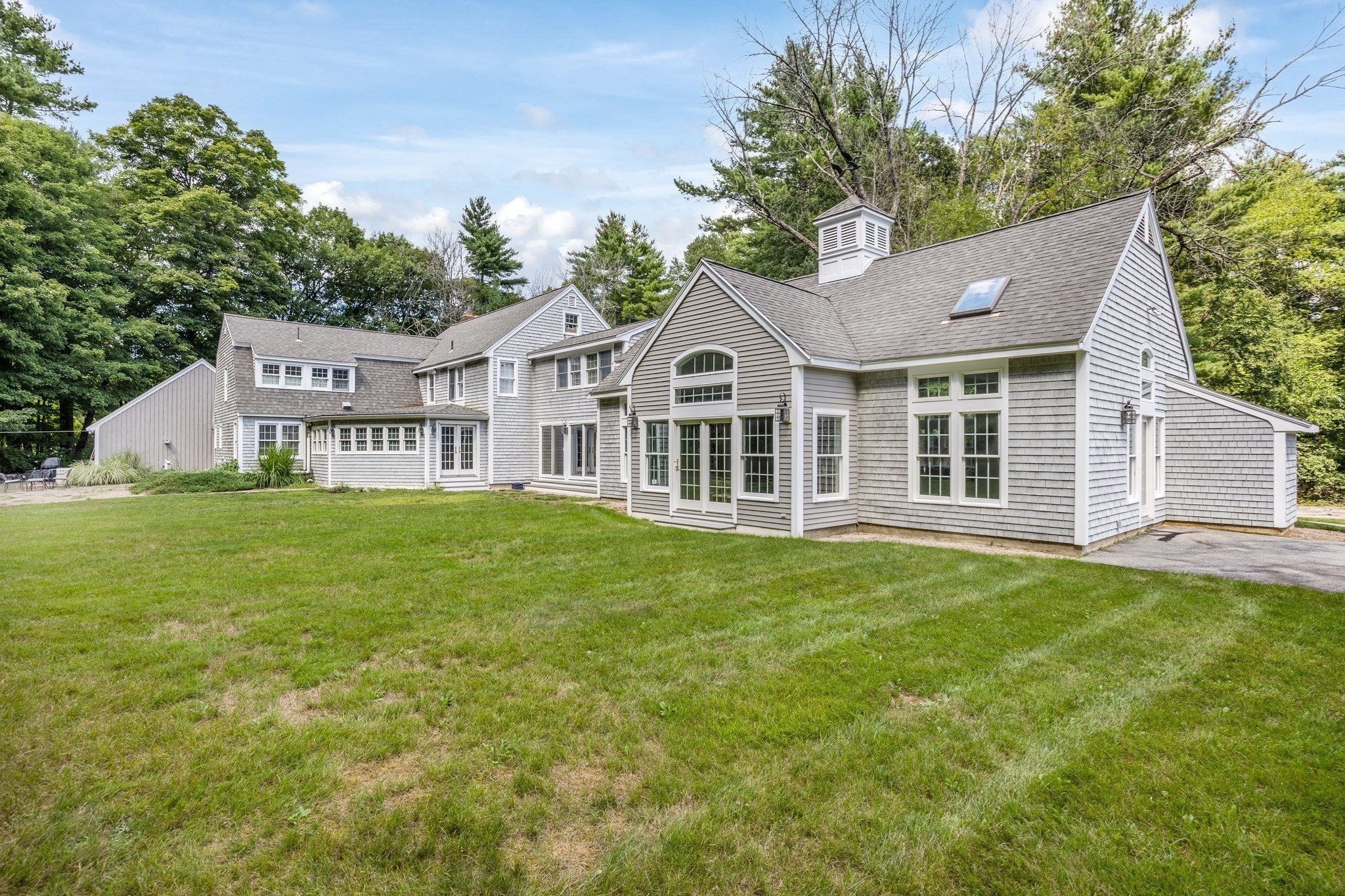 4 Fraser Ln