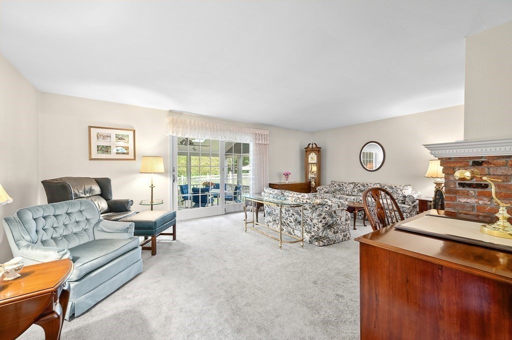 400 Boston Road Property Photo 8