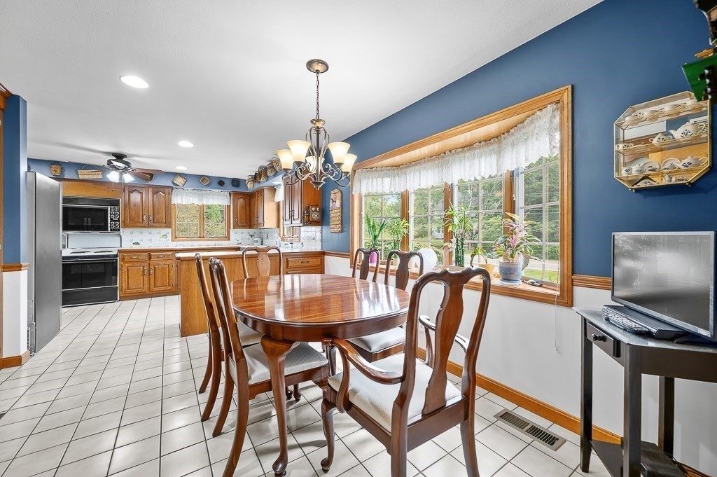 400 Boston Road Property Photo 12