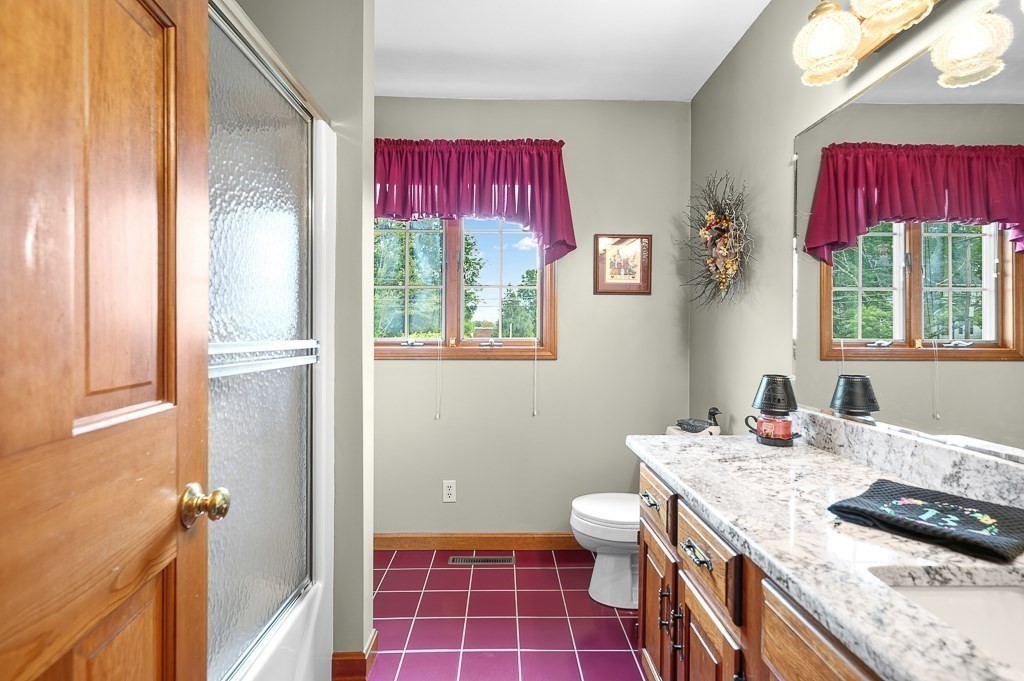 400 Boston Road Property Photo 22