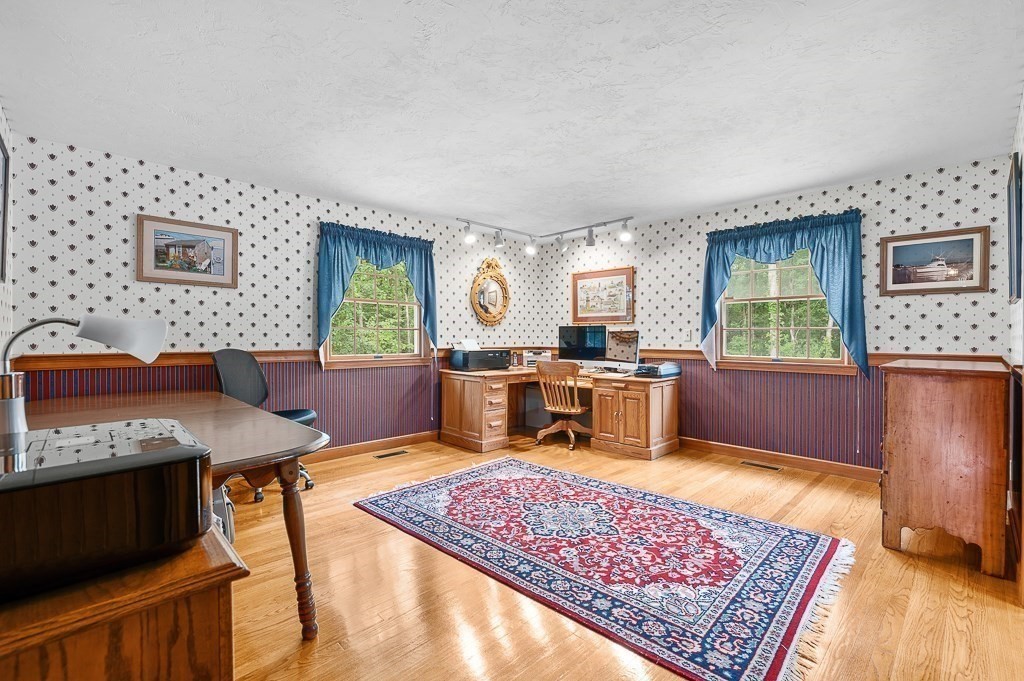400 Boston Road Property Photo 28
