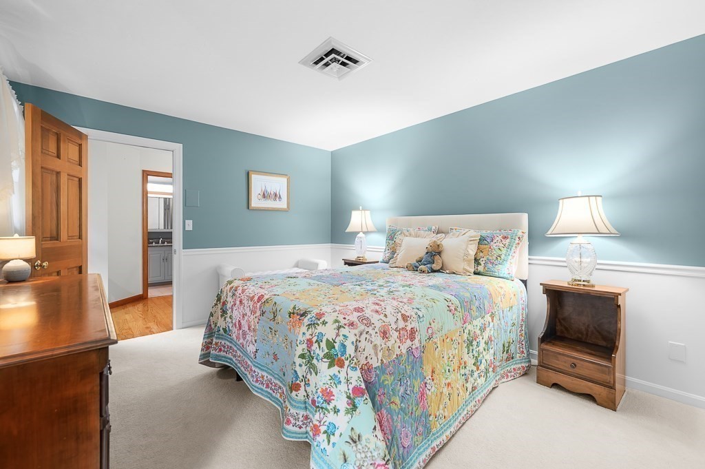 400 Boston Road Property Photo 32
