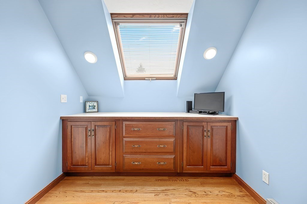 400 Boston Road Property Photo 35