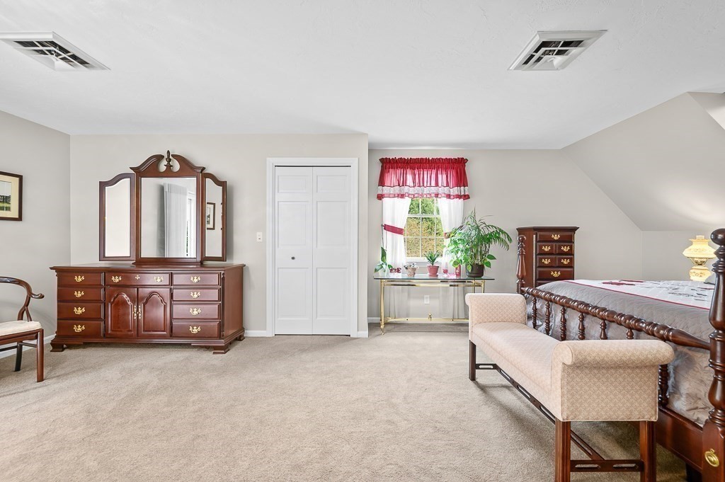 400 Boston Road Property Photo 36