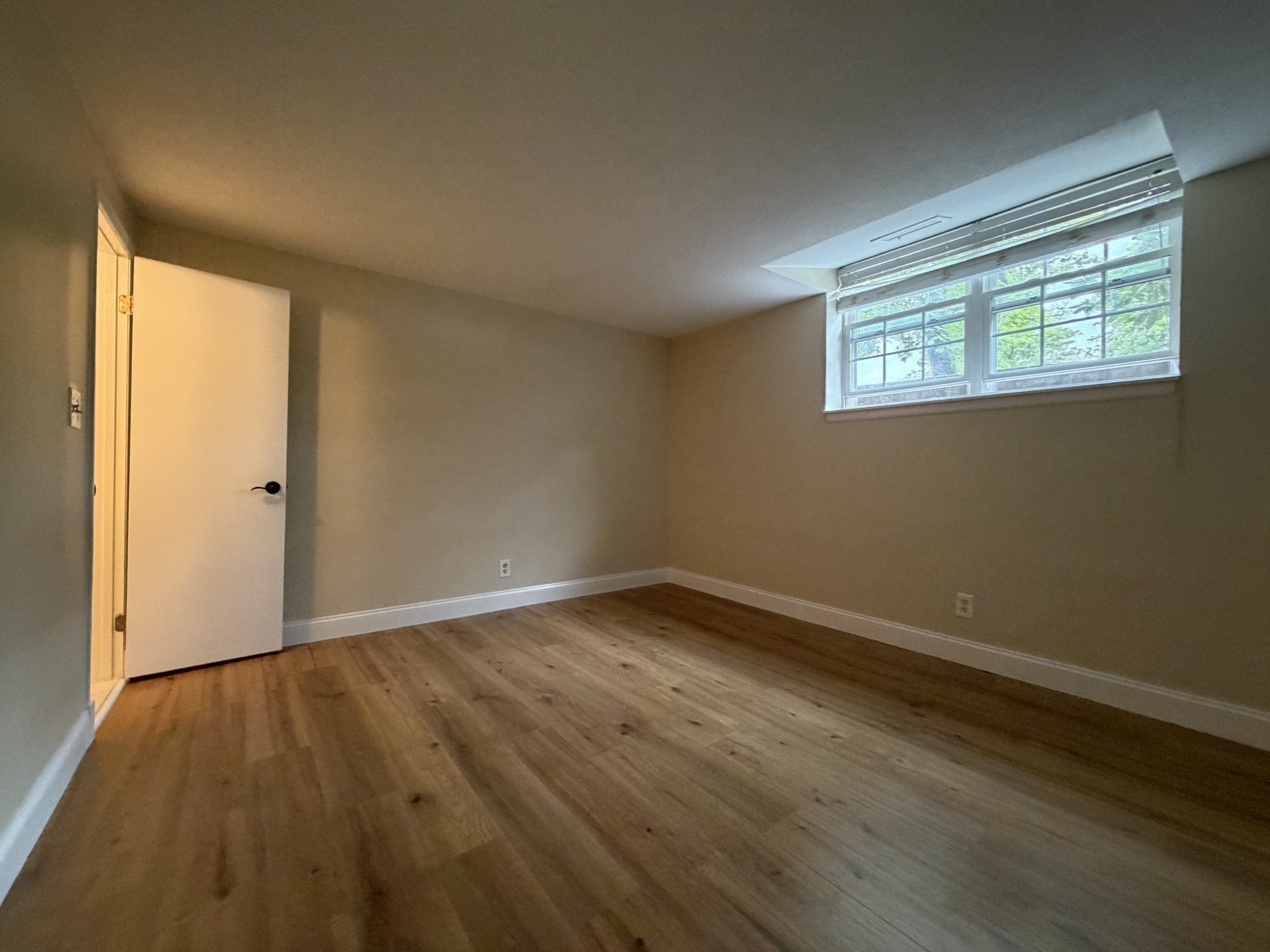 140 Lake Shore Rd # 2b Property Photo 10