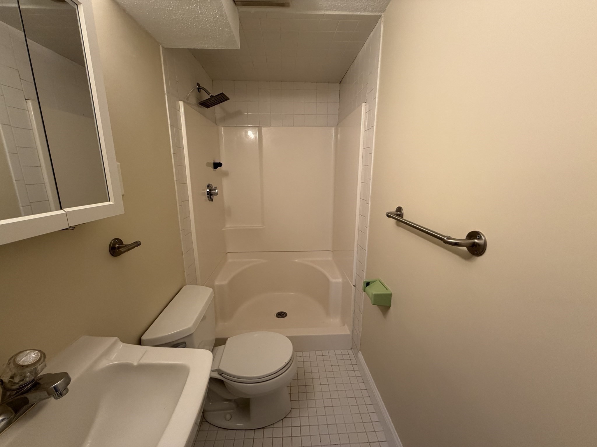 140 Lake Shore Rd # 2b Property Photo 12