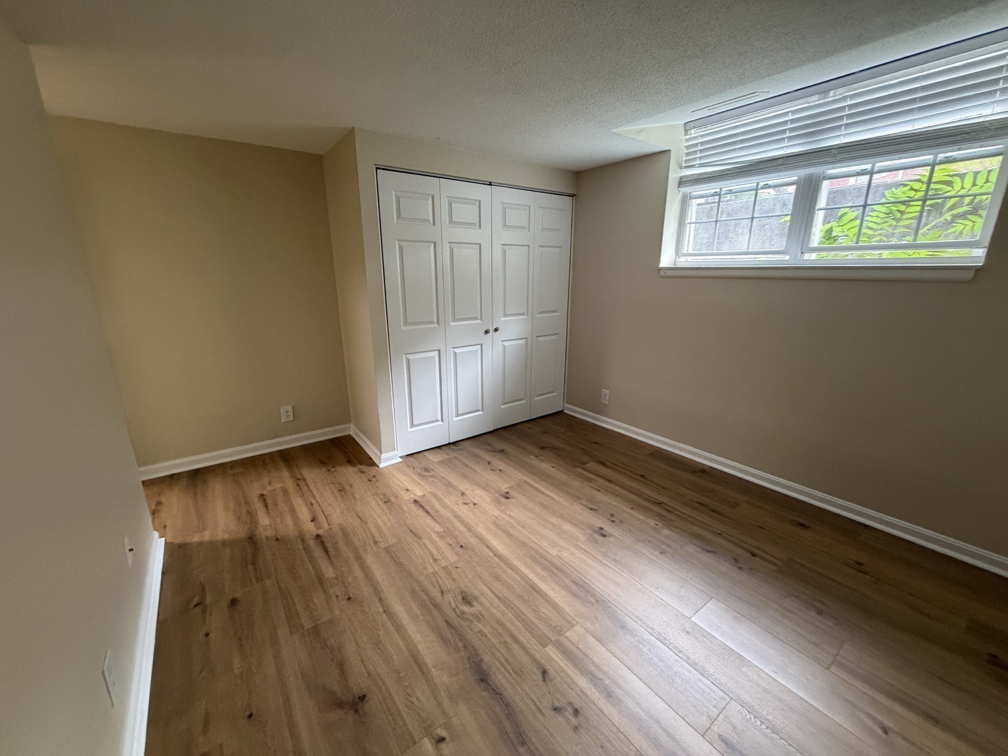 140 Lake Shore Rd # 2b Property Photo 13