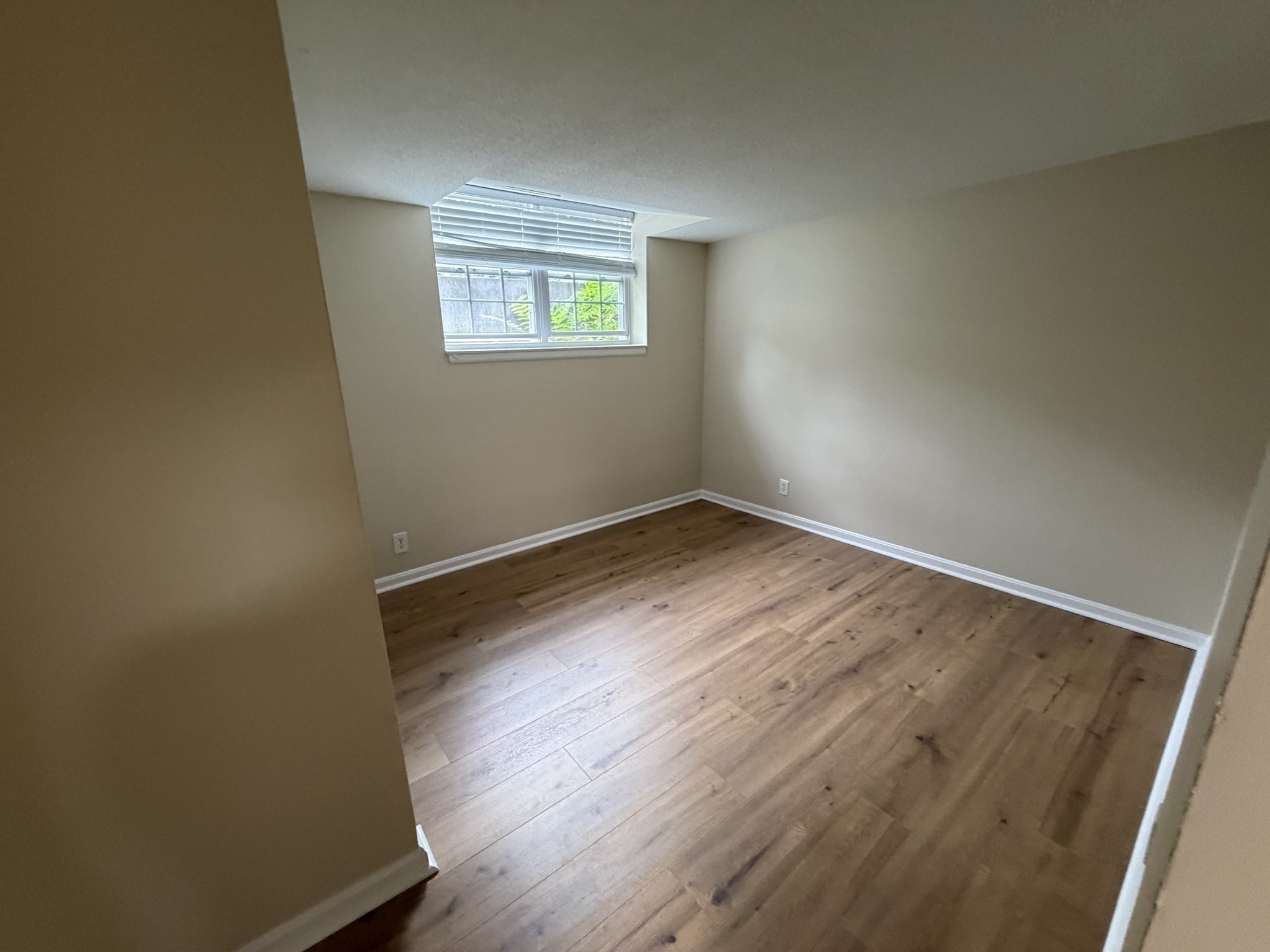 140 Lake Shore Rd # 2b Property Photo 14