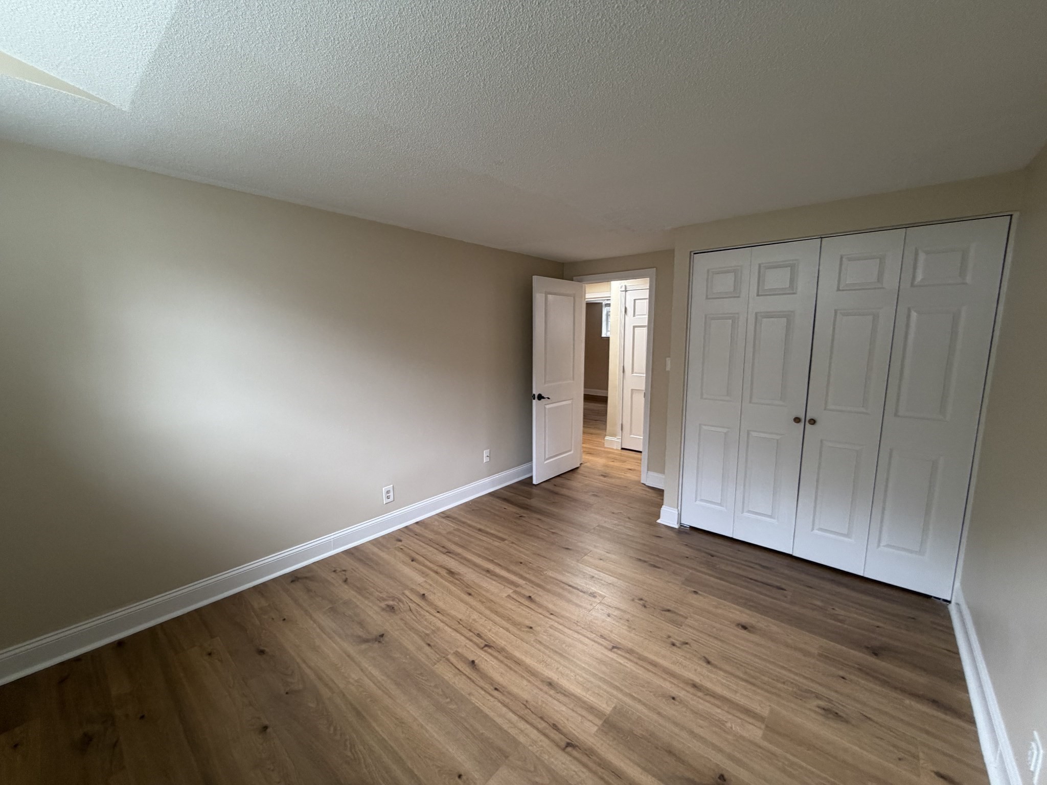 140 Lake Shore Rd # 2b Property Photo 15