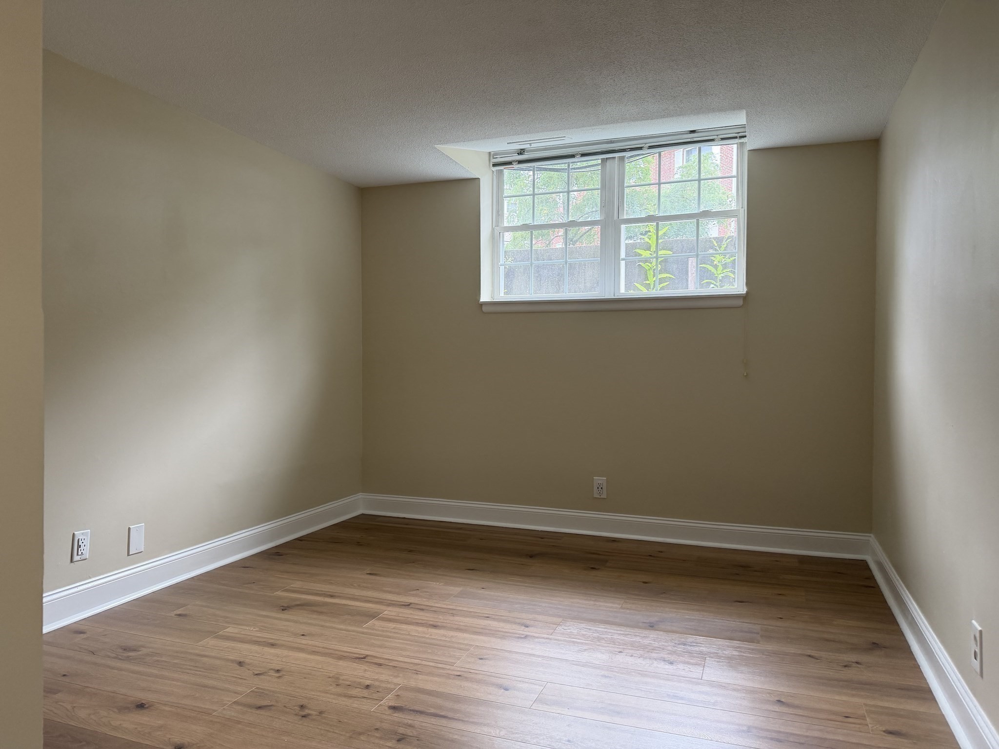 140 Lake Shore Rd # 2b Property Photo 16