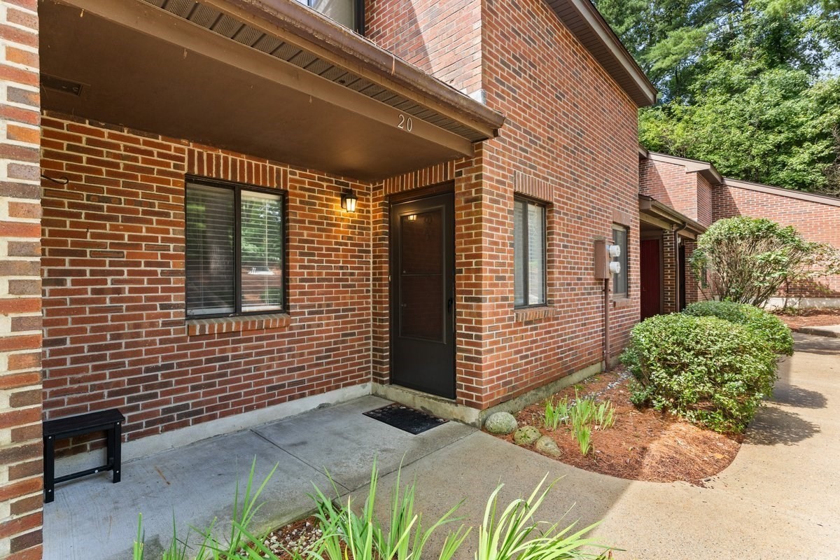 20 Highwood Dr # 20 Property Photo 1