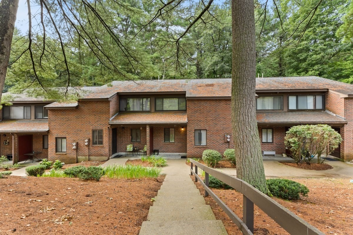 20 Highwood Dr # 20 Property Photo 2