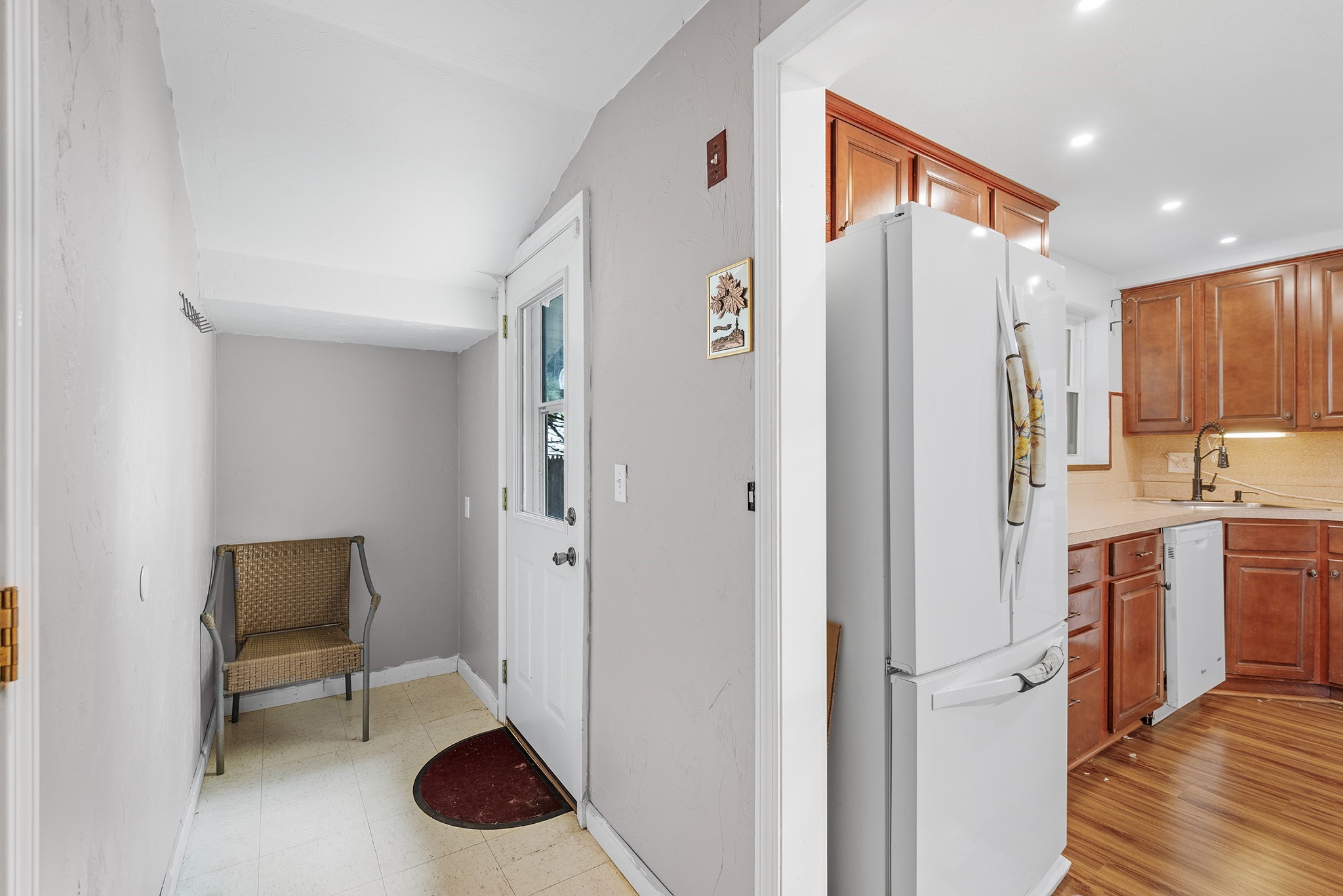91 Gerald Ave Property Photo 12