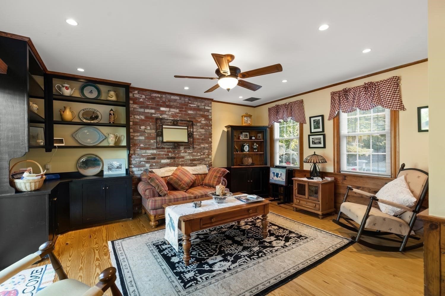3 Spring Lane Property Photo 10