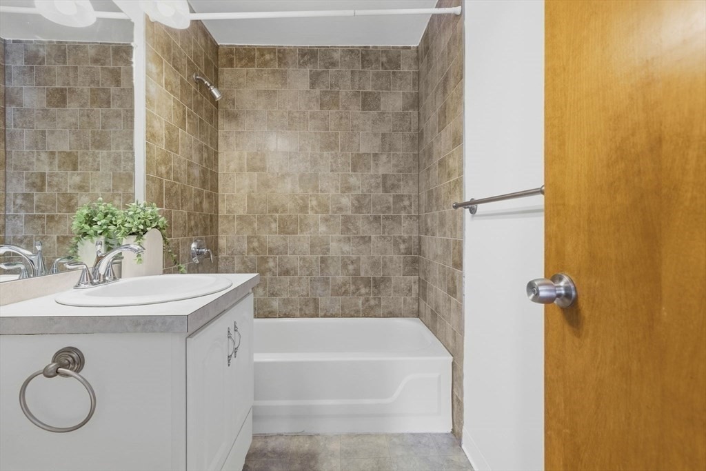 24 Kenmar Dr # 239 Property Photo 20