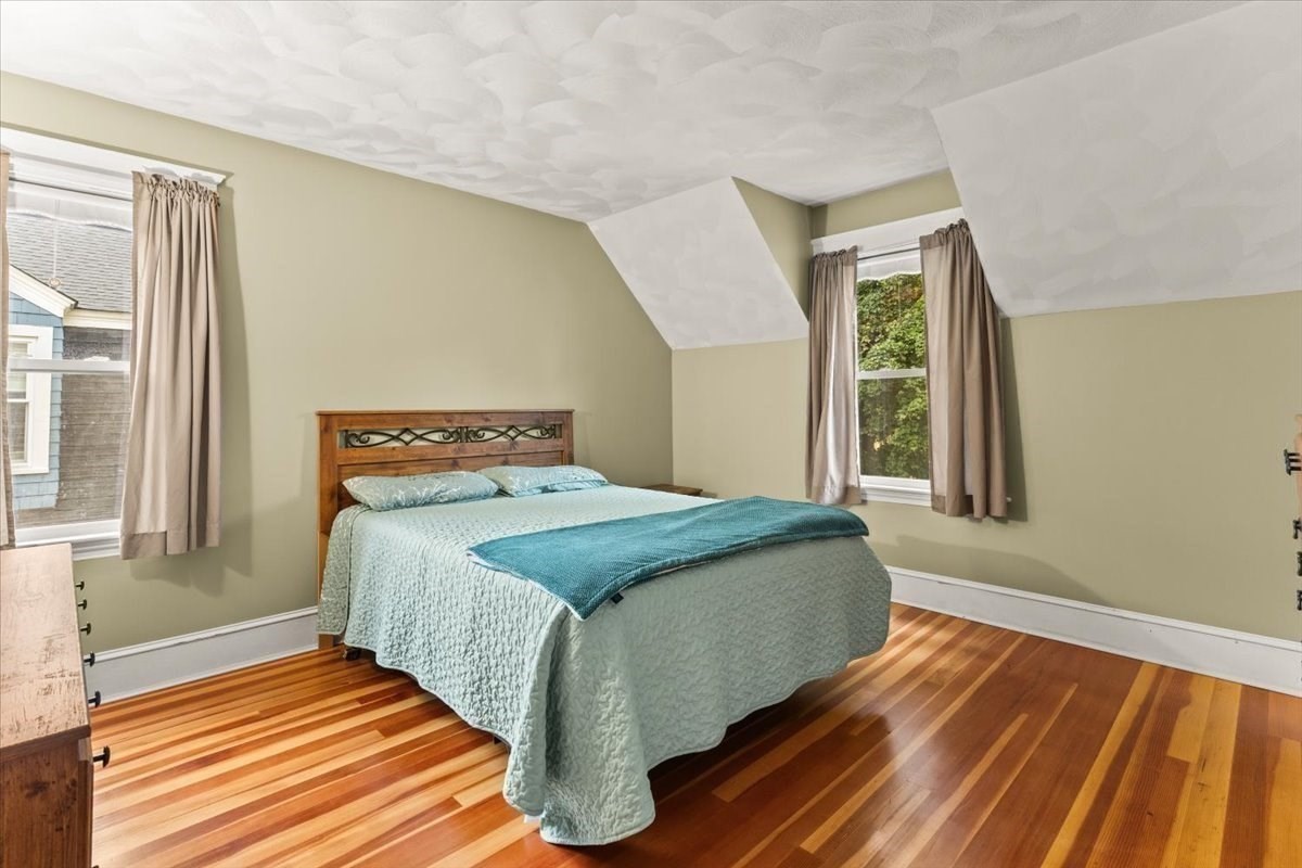 220 Smith St Property Photo 29