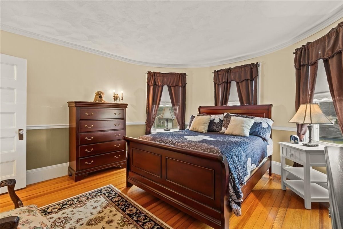 220 Smith St Property Photo 37