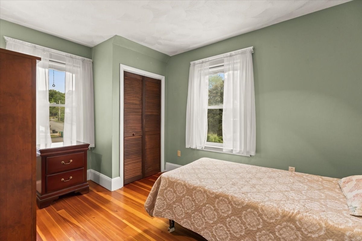 220 Smith St Property Photo 38