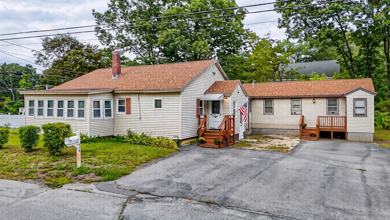 114 Old Meadow Rd Property Photo 1