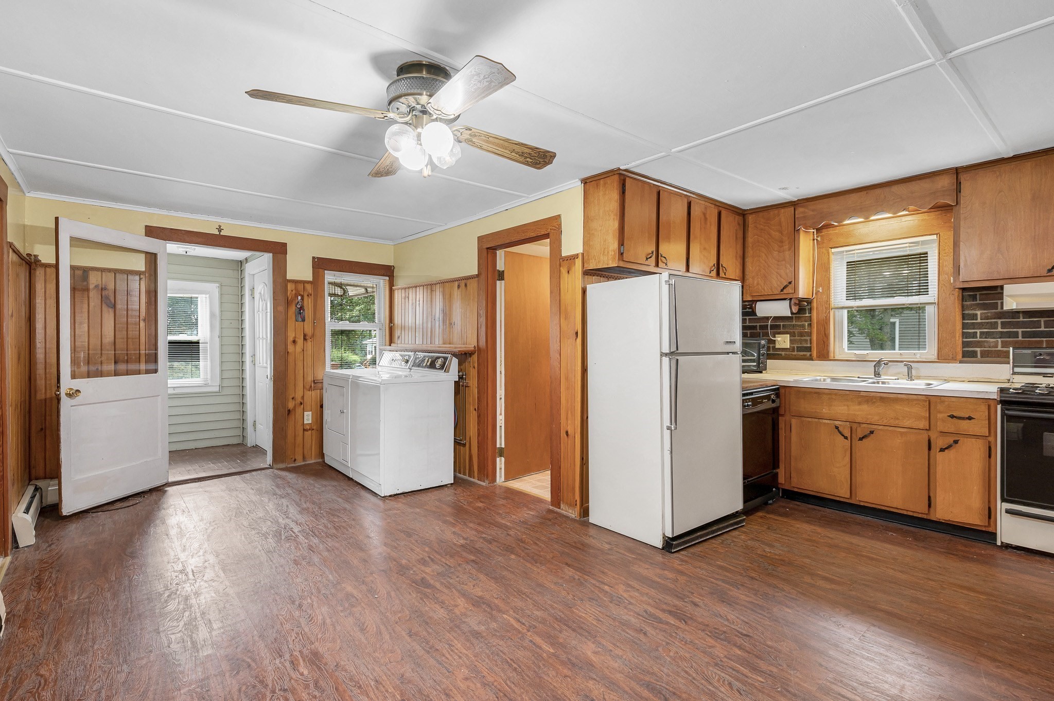 114 Old Meadow Rd Property Photo 4