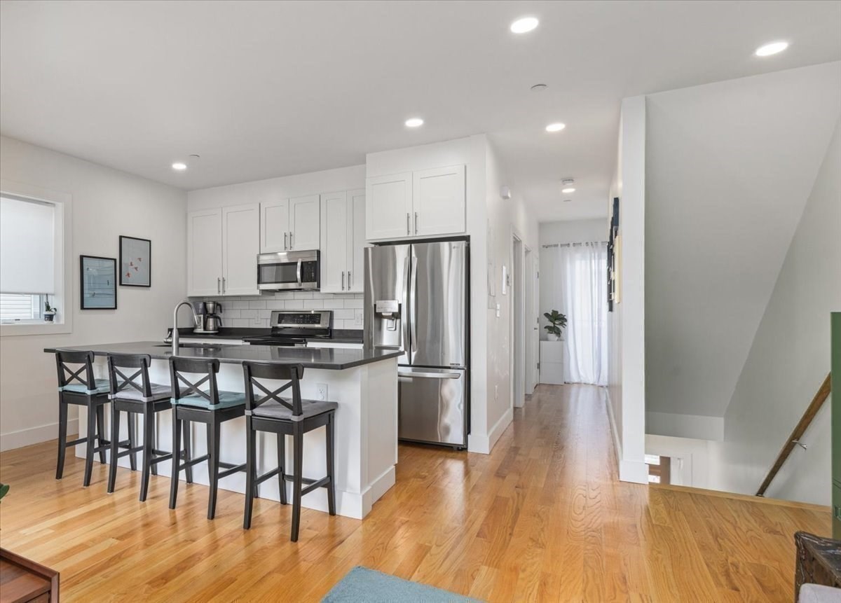 38 Colonial # 2 Property Photo 6