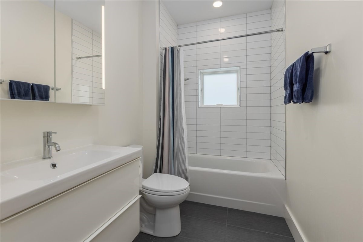 38 Colonial # 2 Property Photo 15