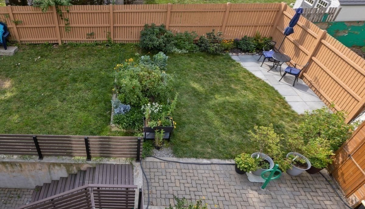38 Colonial # 2 Property Photo 32