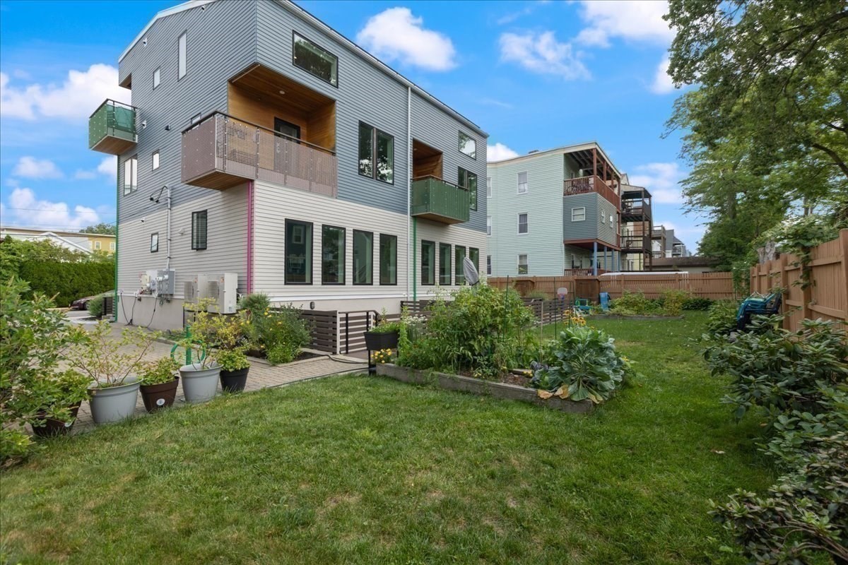 38 Colonial # 2 Property Photo 35