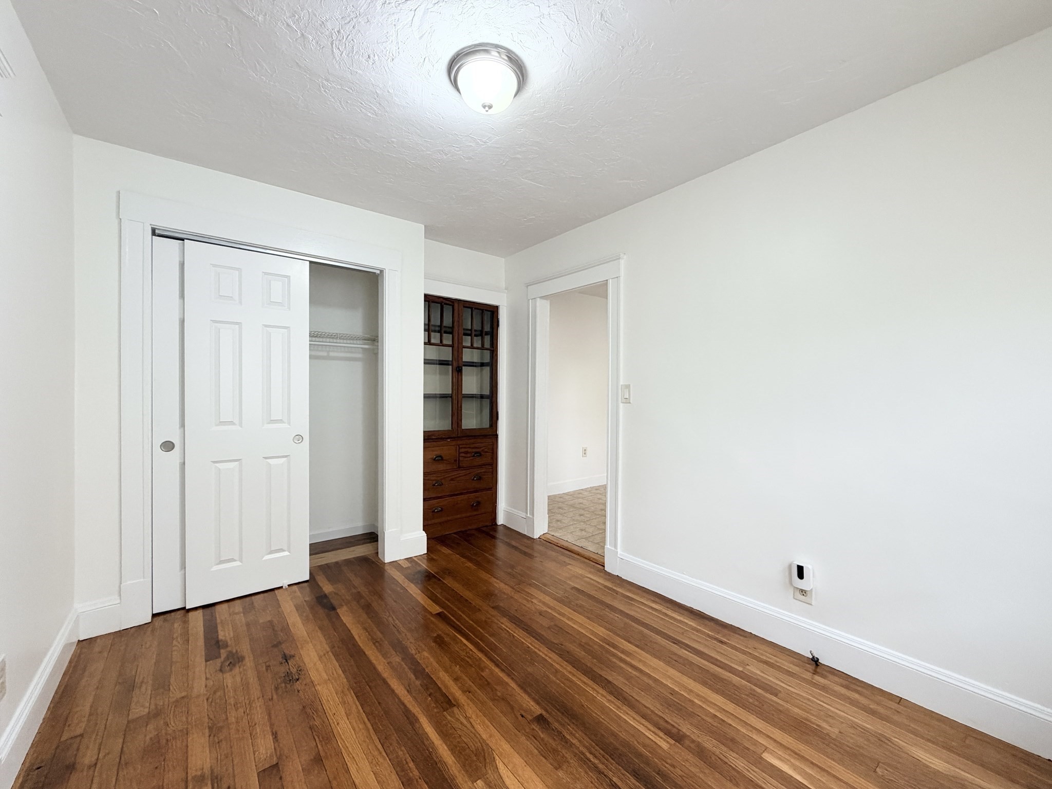 8 Kent St # 1r Property Photo 3