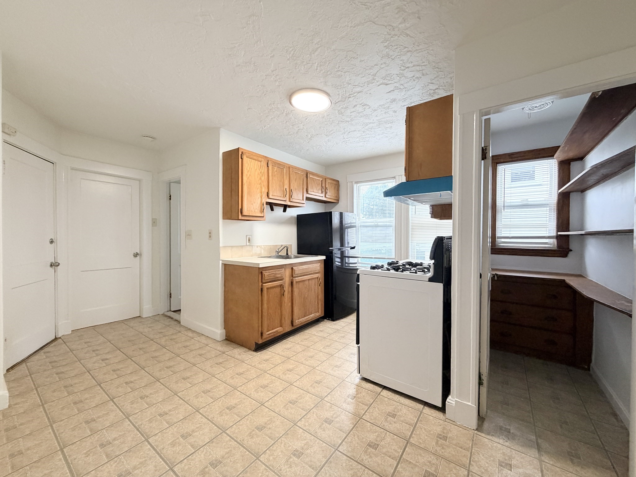 8 Kent St # 1r Property Photo 5