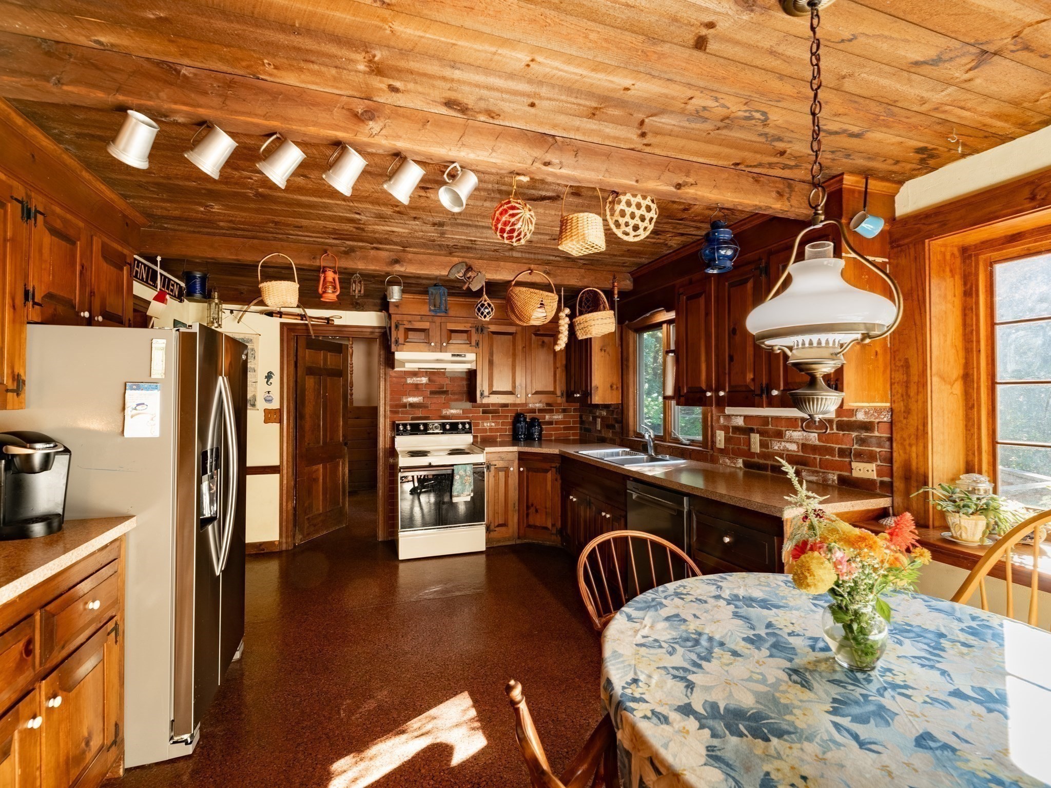160 Tremont St Property Photo 8