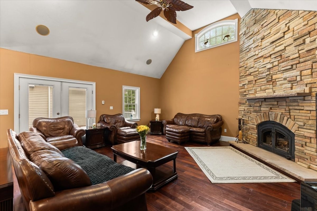 8 Rockmeadow Drive Property Photo 15