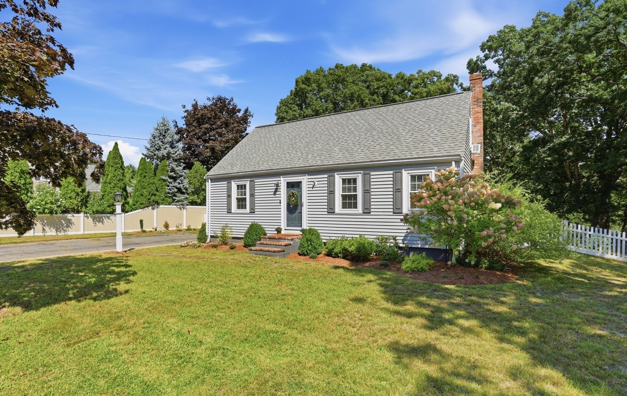 60 Bellflower Rd Property Photo 1