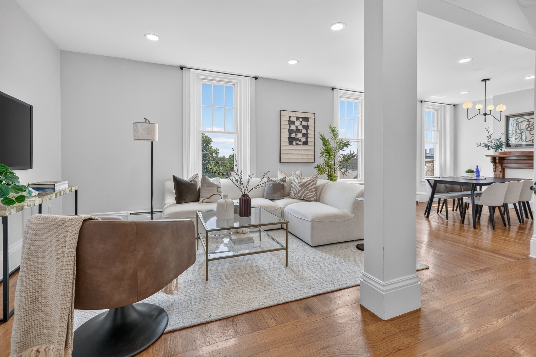 44 Beacon St # 4 Property Photo 2
