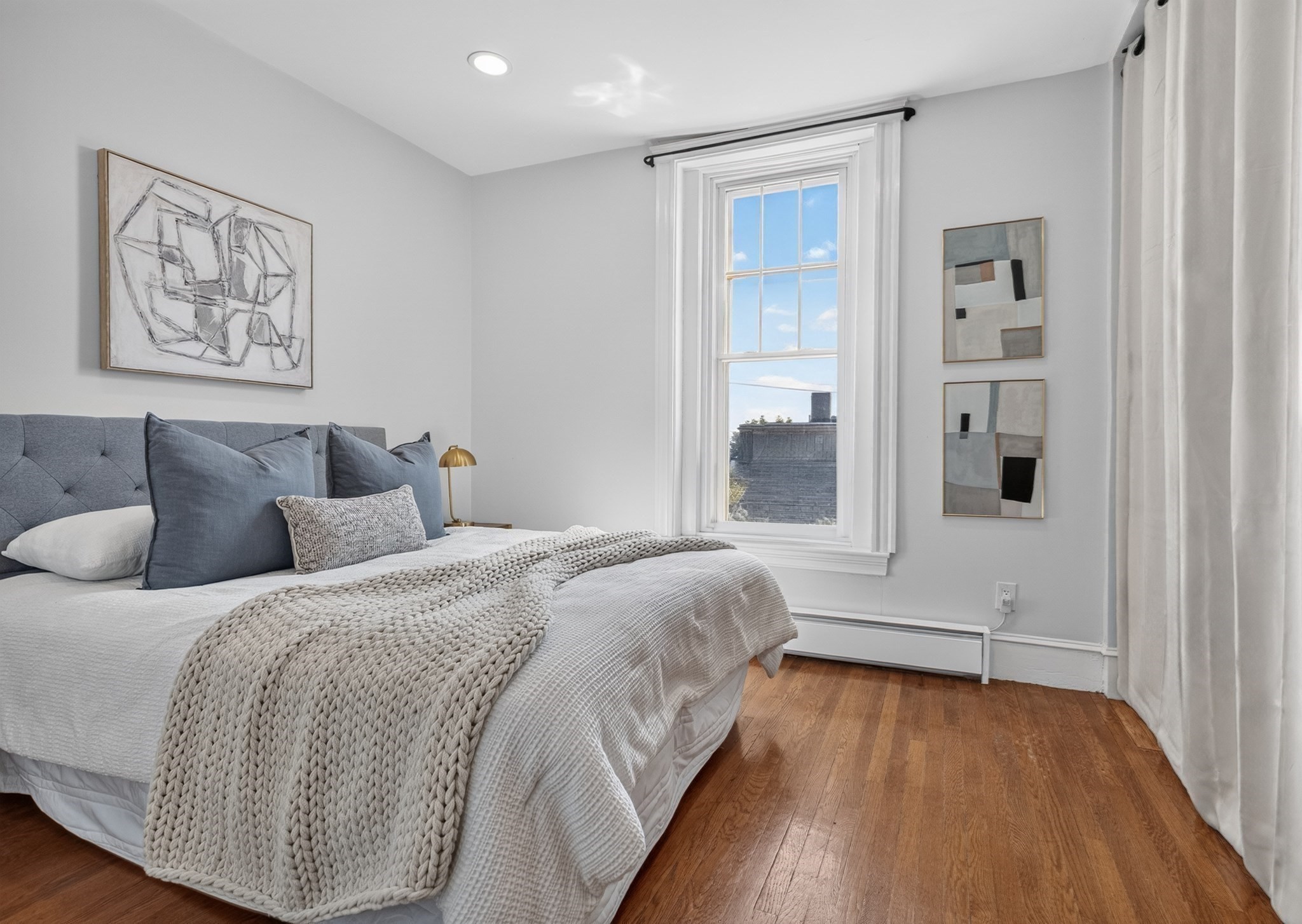 44 Beacon St # 4 Property Photo 6